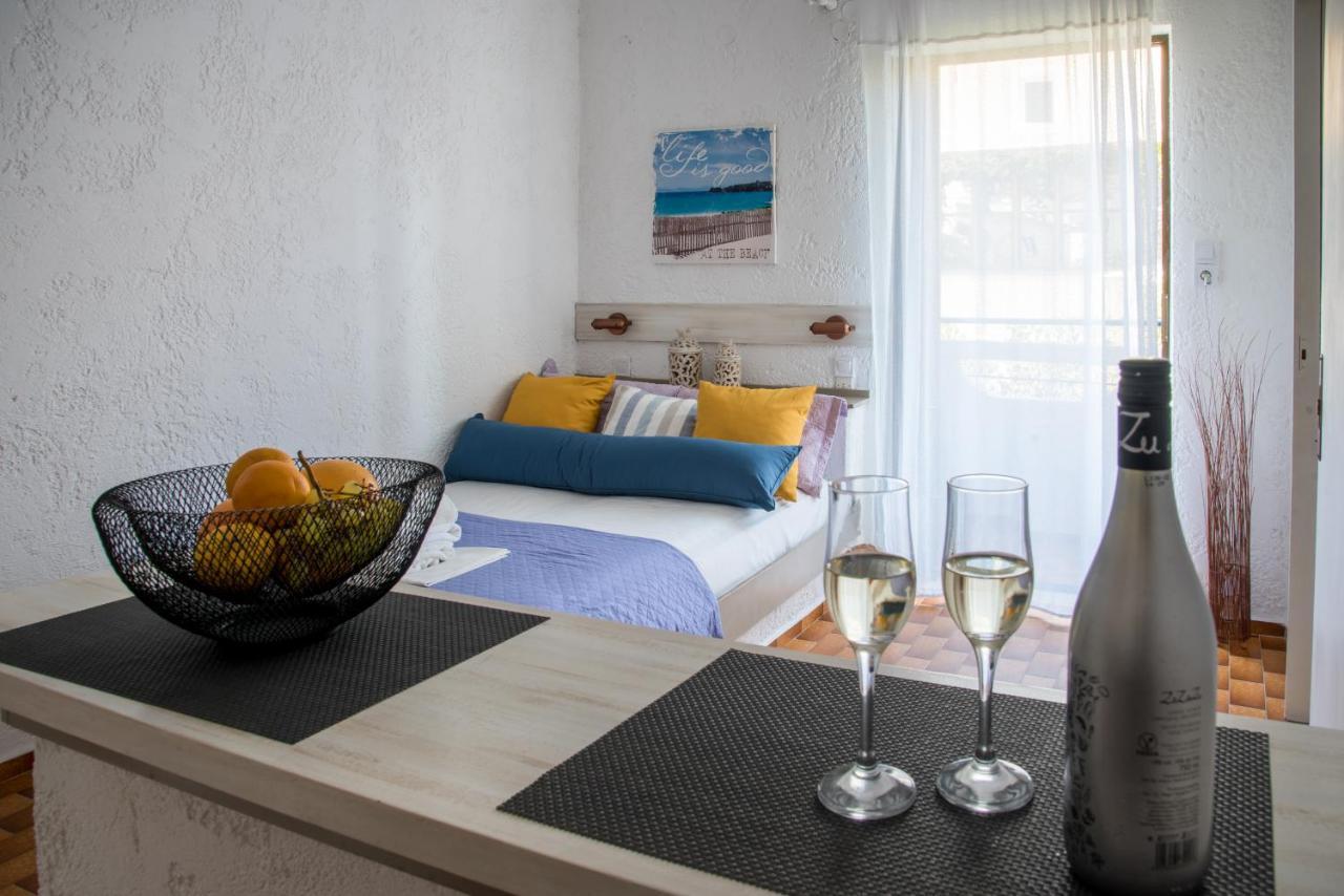 Amazona Aparthotel Agia Pelagia Exterior foto
