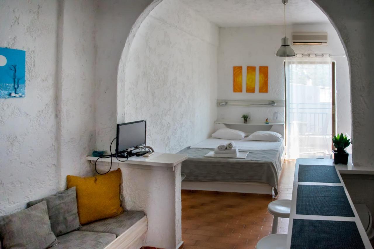 Amazona Aparthotel Agia Pelagia Exterior foto